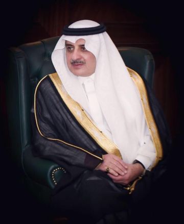 أمير تبوك يهنئ الشيخ صالح الفوزان بمناسبة تعيينه مفتيا عاما للمملكة أمير تبوك يهنئ الشيخ صالح الفوزان بمناسبة تعيينه مفتيا عاما للمملكة