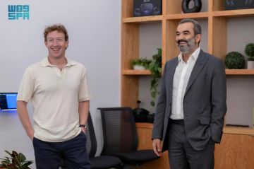السواحه يجتمع مع مارك زوكربيرغ لتعزيز الشراكات التقنية في الذكاء الاصطناعي وتقنيات المستقبل