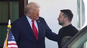 زيلينسكي في واشنطن لبحث صفقة صواريخ توماهوك مع ترامب زيلينسكي في واشنطن لبحث صفقة صواريخ توماهوك مع ترامب