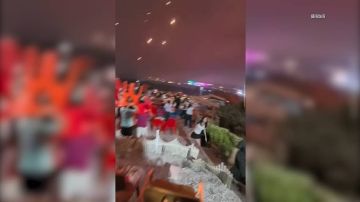 من السعودية.. نجل ترامب يؤكد أبي فهم اللعبة ويقارن اقتصاد أمريكا بعهد بايدن من السعودية.. نجل ترامب يؤكد أبي فهم اللعبة ويقارن اقتصاد أمريكا بعهد بايدن