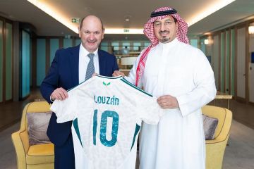 رئيس الاتحاد السعودي لكرة القدم يلتقي نظيره الإسباني في جدة رئيس الاتحاد السعودي لكرة القدم يلتقي نظيره الإسباني في جدة