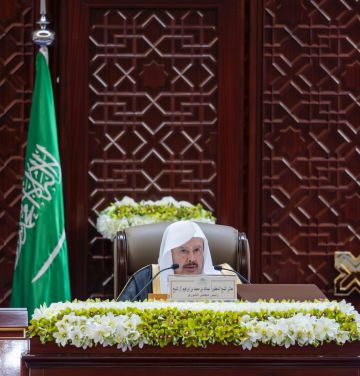 الشورى يقر زيادة تعيين السعوديين في الوظائف النوعية ومرتفعة الدخل الشورى يقر زيادة تعيين السعوديين في الوظائف النوعية ومرتفعة الدخل