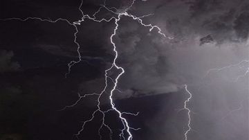 طقس اليوم .. الأرصاد: سماء غائمة تتخللها سحب رعدية ممطرة على أجزاء من جازان وعسير والباحة طقس اليوم .. الأرصاد: سماء غائمة تتخللها سحب رعدية ممطرة على أجزاء من جازان وعسير والباحة