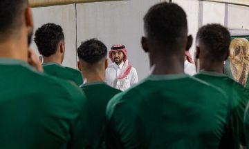 وزير الرياضة الفيصل يحضر تدريب الأخضر.. قبل موقعة العراق