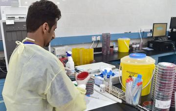 الحد الأدنى لأجر الأخصائي 7000 ريال.. بدء رفع نسب التوطين لـ 4 مهن صحية الحد الأدنى لأجر الأخصائي 7000 ريال.. بدء رفع نسب التوطين لـ 4 مهن صحية