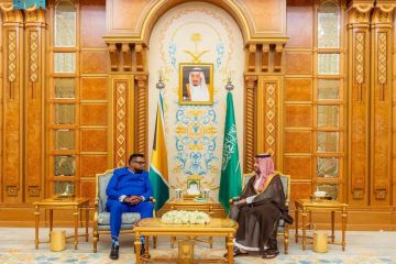 سمو ولي العهد يلتقي رئيس جمهورية غويانا التعاونية سمو ولي العهد يلتقي رئيس جمهورية غويانا التعاونية