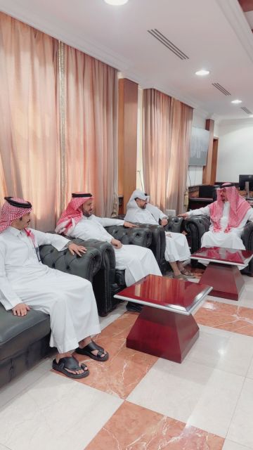 مدير عام فرع وزارة الموارد البشرية والتنمية الاجتماعية بالرياض يزور محافظة عفيف