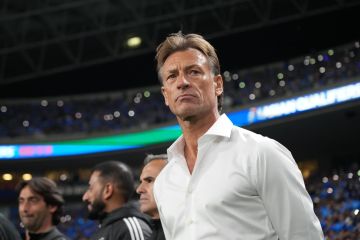 تفاعل على هدية قدمها إعلامي سعودي إلى رينارد بعد التأهل لمونديال 2026