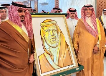 لقاء يعبر عن التلاحم وروح الوفاء بين نائب أمير المنطقة والشيخ محمد أبو ساق لقاء يعبر عن التلاحم وروح الوفاء بين نائب أمير المنطقة والشيخ محمد أبو ساق