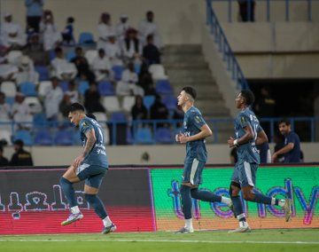 الهلال يتخطى الأخدود ويبلغ ربع نهائي كأس الملك