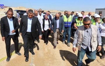 وزير الكهرباء يتفقد أعمال الربط الكهربائي المصري السعودي استعدادا للتشغيل وزير الكهرباء يتفقد أعمال الربط الكهربائي المصري السعودي استعدادا للتشغيل