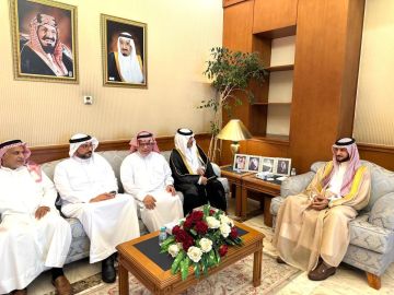 محافظ القطيف يؤكد دعم العمل الخيري ويطلع على إنجازات جمعية العوامية الخيرية محافظ القطيف يؤكد دعم العمل الخيري ويطلع على إنجازات جمعية العوامية الخيرية