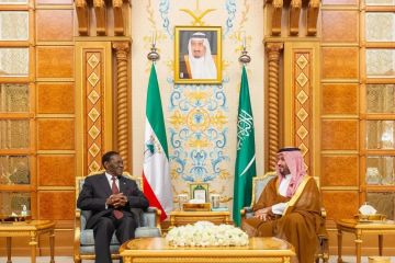 سمو ولي العهد يلتقي رئيس جمهورية غينيا الإستوائية