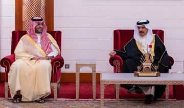 ملك البحرين يستقبل الأمير تركي بن محمد بن فهد ويشيد بعلاقات البلدين الشقيقين ملك البحرين يستقبل الأمير تركي بن محمد بن فهد ويشيد بعلاقات البلدين الشقيقين