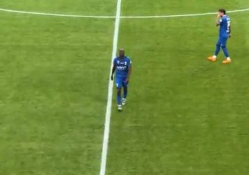 خبير تحكيمي يحسم جدل صحة طرد كوليبالي في مباراة الهلال والشباب خبير تحكيمي يحسم جدل صحة طرد كوليبالي في مباراة الهلال والشباب