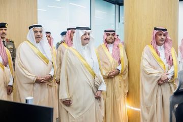 أمير الشرقية يفتتح مركز الصورة التشغيلية بالخبر ويطلع على مشاريع المدن الذكية والتحول الرقمي أمير الشرقية يفتتح مركز الصورة التشغيلية بالخبر ويطلع على مشاريع المدن الذكية والتحول الرقمي