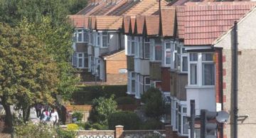 قطاع البناء في بريطانيا يتراجع إلى أدنى مستوى