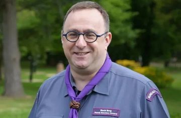 أمين عام الكشفية العالمية يشيد بدور الكشافة السعودية في استضافة اجتماع اللجنة العالمية بالرياض أمين عام الكشفية العالمية يشيد بدور الكشافة السعودية في استضافة اجتماع اللجنة العالمية بالرياض