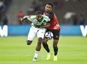 الأهلي يتعثر أمام الرياض ويهدر نقطتين ثمينتين