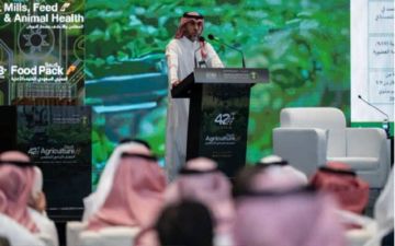 الزهراني: القطاع الزراعي يتجاوز إنتاج 16 مليون طن ومساهمته 31 مليار دولار الزهراني: القطاع الزراعي يتجاوز إنتاج 16 مليون طن ومساهمته 31 مليار دولار