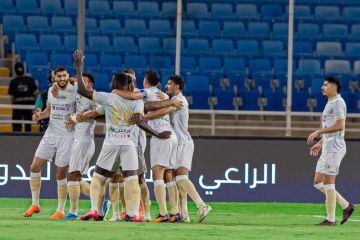 التعاون يكتسح ضمك بسداسية والخليج يستعيد توازنه برباعية في شباك الرياض التعاون يكتسح ضمك بسداسية والخليج يستعيد توازنه برباعية في شباك الرياض