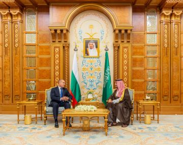 ولي العهد يلتقي رئيس جمهورية بلغاريا