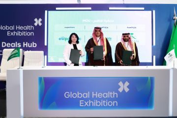 وزارة الاستثمار ووزارة الصحة وewpartners توقع شراكة استراتيجية بقيمة 214 مليون دولار أمريكي وزارة الاستثمار ووزارة الصحة وewpartners توقع شراكة استراتيجية بقيمة 214 مليون دولار أمريكي