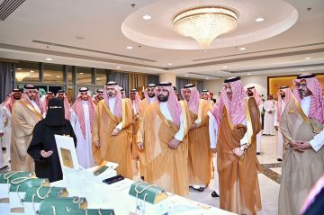 أمير جازان يطلق النسخة المطورة من جائزة الأمير محمد بن عبدالعزيز لمزرعة البن النموذجية بقيمة مليون ريال أمير جازان يطلق النسخة المطورة من جائزة الأمير محمد بن عبدالعزيز لمزرعة البن النموذجية بقيمة مليون ريال