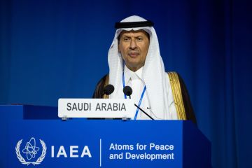 وزير الطاقة السعودي: أقول للصينيين نحن قادمون للمنافسة في مجال البطاريات وزير الطاقة السعودي: أقول للصينيين نحن قادمون للمنافسة في مجال البطاريات