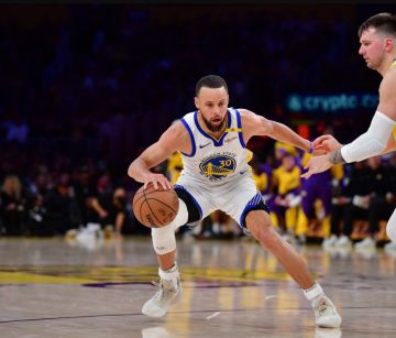 ستيفن كاري يعتلي قائمة أكثر لاعبي دوري كرة السلة الأمريكية دخلا ستيفن كاري يعتلي قائمة أكثر لاعبي دوري كرة السلة الأمريكية دخلا