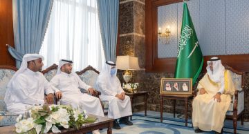 محافظ الأحساء يكرم مواطنا تبرع بإحدى كليتيه لوالده