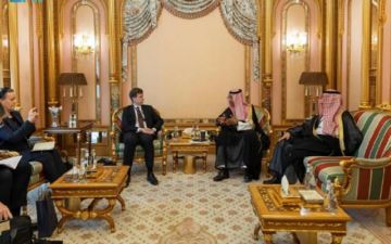 وزير الصناعة يبحث تعزيز التعاون الصناعي والتعديني مع تونس وفنلندا ومنظمة التجارة وزير الصناعة يبحث تعزيز التعاون الصناعي والتعديني مع تونس وفنلندا ومنظمة التجارة