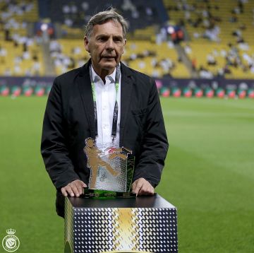 وفاة ميجيل روسو مدرب النصر هل السابق بعد معاناة مع المرض 