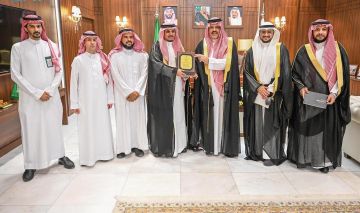 أمير حائل يطلع على برامج وخطط جمعية إعمار