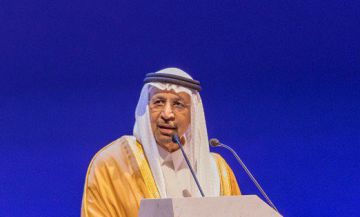 وزير الاستثمار يرأس وفدا رفيع المستوى من القطاعين الحكومي والخاص إلى أوزبكستان