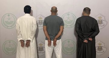 شرطة مكة تضبط 3 أشخاص انتحلوا صفة غير صحيحة وارتكبوا حوادث اعتداء وسرقة شرطة مكة تضبط 3 أشخاص انتحلوا صفة غير صحيحة وارتكبوا حوادث اعتداء وسرقة