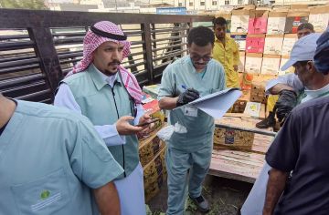بيئة جدة تكثف الرقابة على سوق الخضار والفواكه لضمان سلامة المنتجات