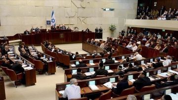 قوانين متلاحقة ترسخ الضم الزاحف.. الكنيست يشرعن السيطرة على الضفة الغربية تسلسل زمني قوانين متلاحقة ترسخ الضم الزاحف.. الكنيست يشرعن السيطرة على الضفة الغربية تسلسل زمني