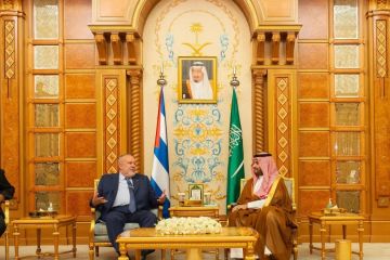 سمو ولي العهد يلتقي رئيس وزراء جمهورية كوبا