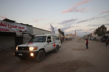 الصليب الأحمر في طريقه إلى نقطة متفق عليها شمال قطاع غزة