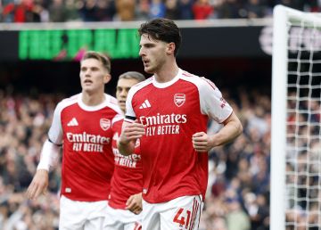 آرسنال يهزم وست هام ويتصدر الدوري الإنجليزي الممتاز آرسنال يهزم وست هام ويتصدر الدوري الإنجليزي الممتاز