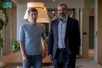 السواحه يجتمع بالرئيس التنفيذي لشركة OpenAI لتعزيز الشراكات في الذكاء الاصطناعي والتقنيات التوليدية