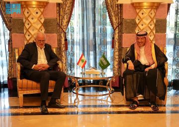 الكهموس يلتقي مسؤولين دوليين في جدة لتعزيز التعاون بمكافحة الفساد العابر للحدود الكهموس يلتقي مسؤولين دوليين في جدة لتعزيز التعاون بمكافحة الفساد العابر للحدود