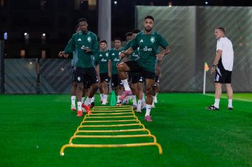الأخضر يدشن تدريباته في جدة استعدادا لملحق تصفيات المونديال الأخضر يدشن تدريباته في جدة استعدادا لملحق تصفيات المونديال