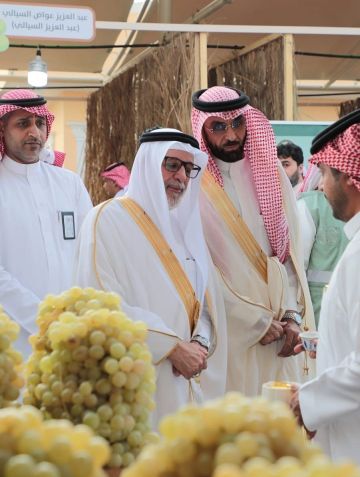 مهرجان العنب والرمان 2025 بالطائف يستقطب رئيس الجامعة ويعزز الشراكة الزراعية