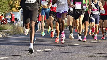 نصيحة طبية للمعلمين القائمين طوال الأسبوع: أطلق ساقيك للريح.. واجر نحو صحتك نصيحة طبية للمعلمين القائمين طوال الأسبوع: أطلق ساقيك للريح.. واجر نحو صحتك