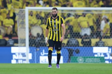 هذا ما طلبه بنزيما من زملائه بعد خسارة الاتحاد أمام الهلال هذا ما طلبه بنزيما من زملائه بعد خسارة الاتحاد أمام الهلال