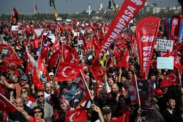 مستثمرون أتراك ينتظرون حكم المحكمة بشأن حزب المعارضة مستثمرون أتراك ينتظرون حكم المحكمة بشأن حزب المعارضة