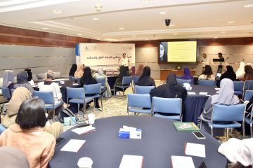 المرأة في مجالس الإدارات.. آفاق وتحديات على طاولة غرفة الشرقية