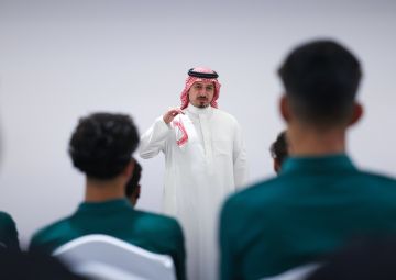 المسحل يلتقي بعثة الأخضر تحت (16) عاما قبل المشاركة في بطولة غرب آسيا المسحل يلتقي بعثة الأخضر تحت (16) عاما قبل المشاركة في بطولة غرب آسيا